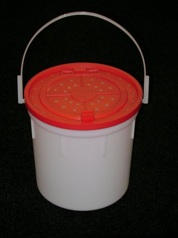 Challenge 4qt Minnow Bucket